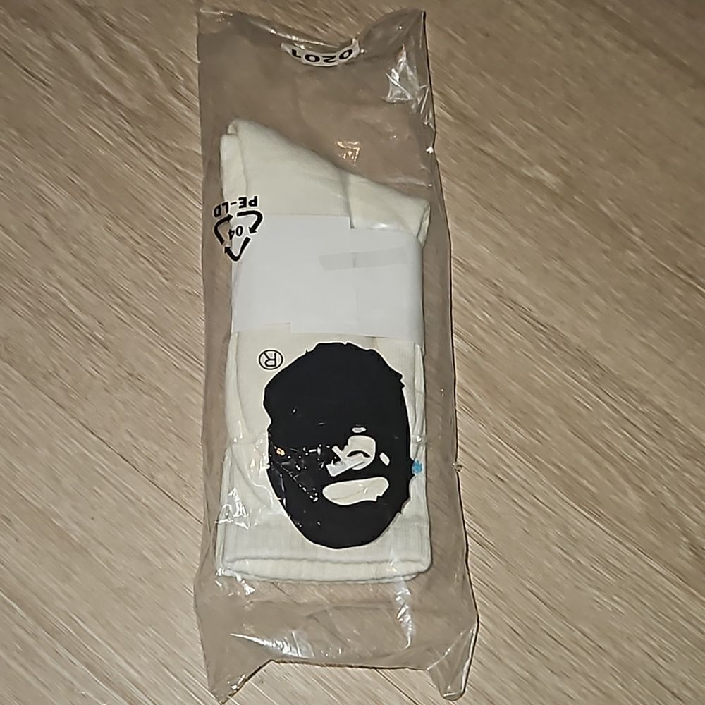 A BATHING APE CREW SOCKS - Picture 3 of 3